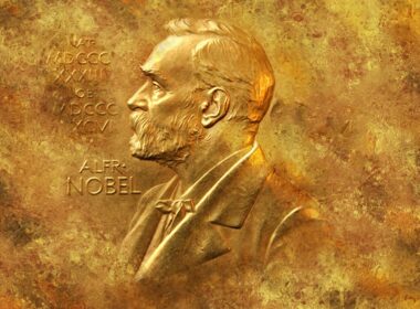 كواليس جوائز نوبل ونصائح للطامحين بالحصول عليها